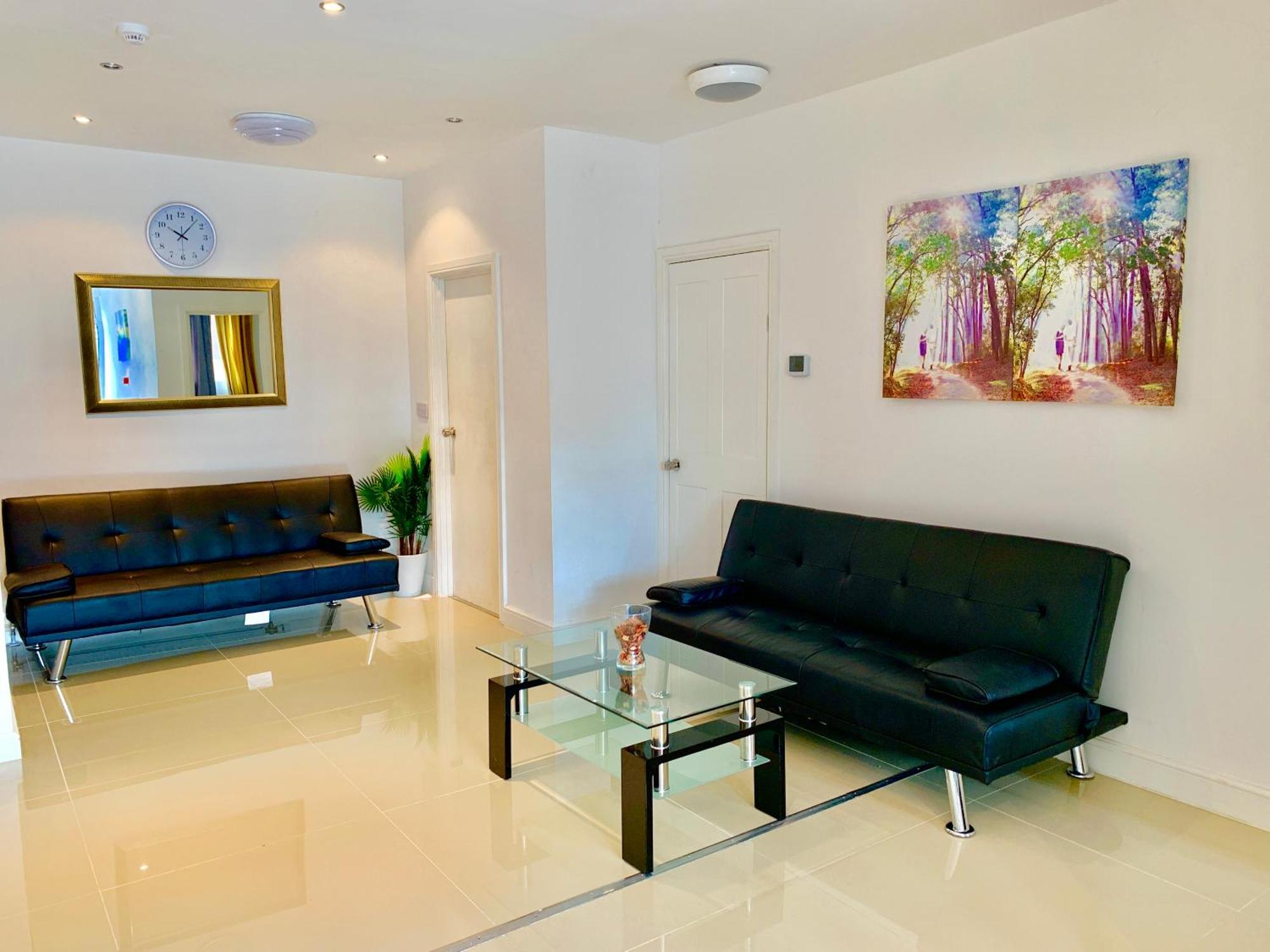 London Studio Apartments, Private Bathrooms And Parking إيلفورد المظهر الخارجي الصورة