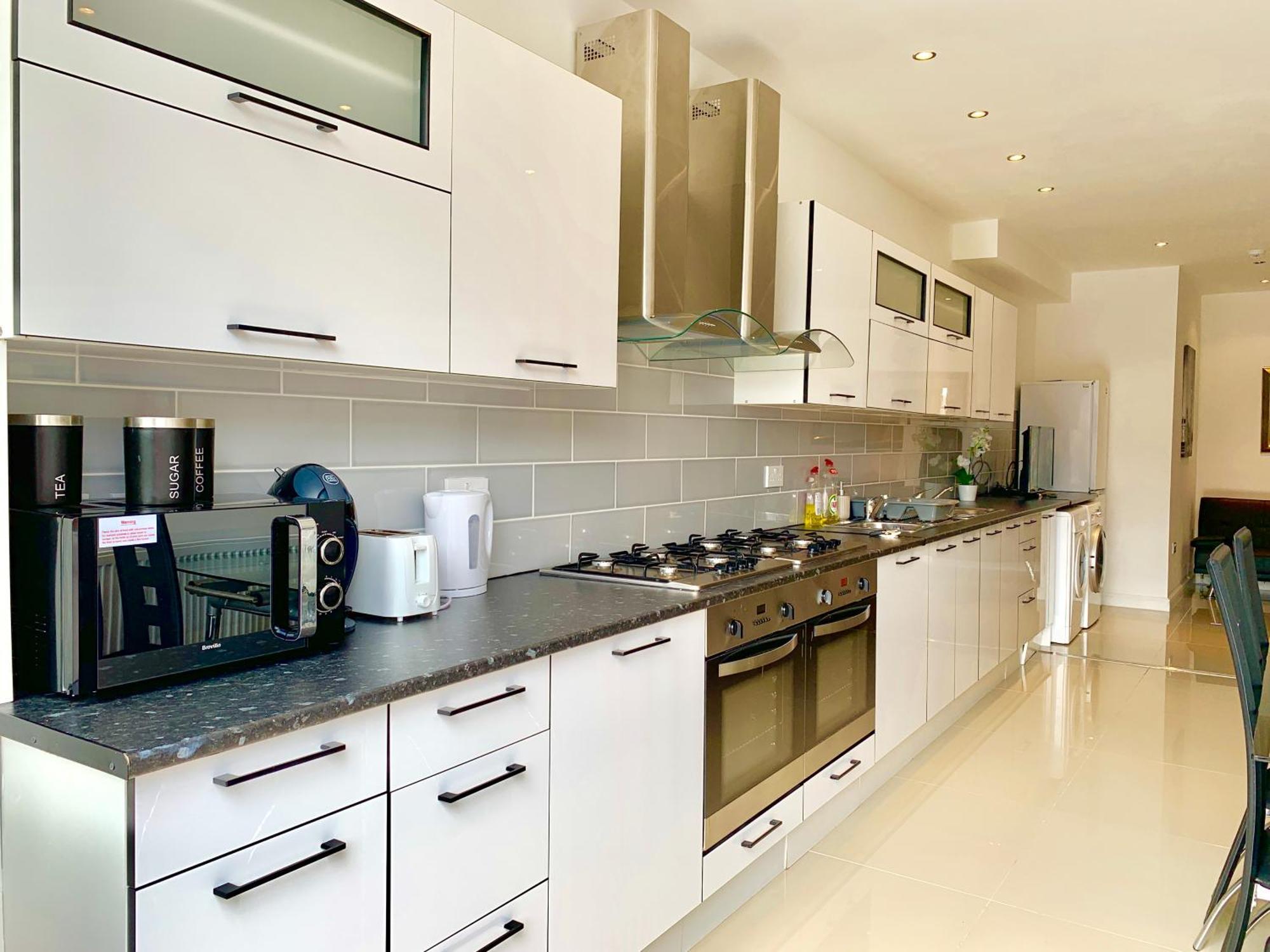 London Studio Apartments, Private Bathrooms And Parking إيلفورد المظهر الخارجي الصورة