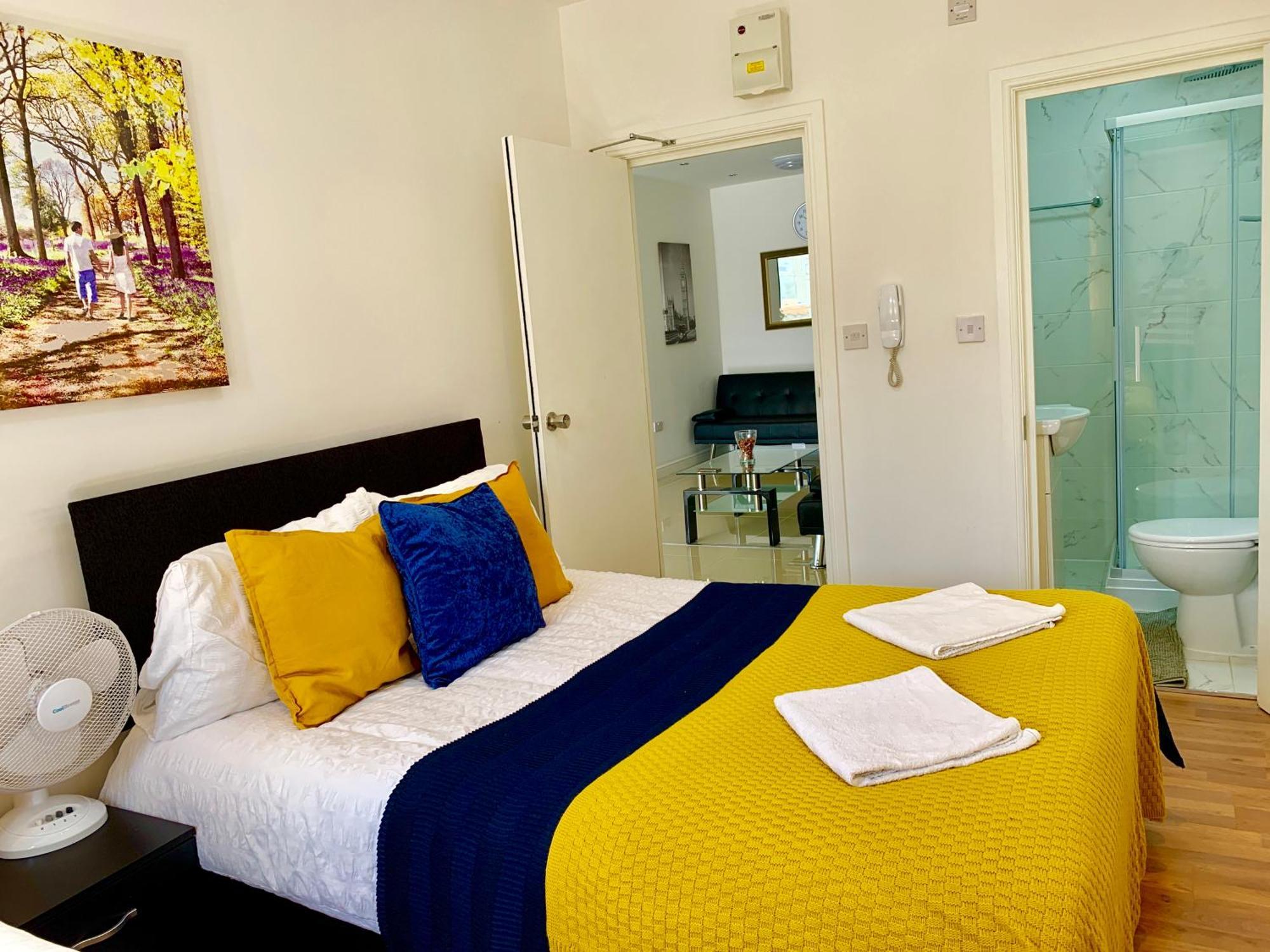 London Studio Apartments, Private Bathrooms And Parking إيلفورد المظهر الخارجي الصورة