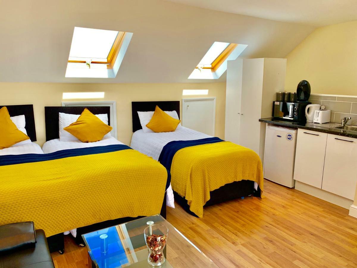 London Studio Apartments, Private Bathrooms And Parking إيلفورد المظهر الخارجي الصورة