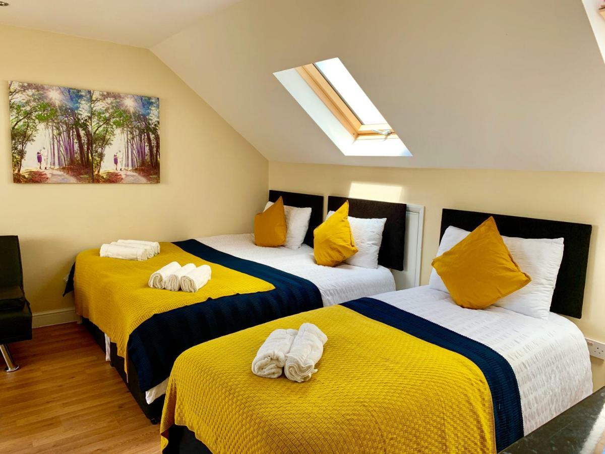 London Studio Apartments, Private Bathrooms And Parking إيلفورد المظهر الخارجي الصورة