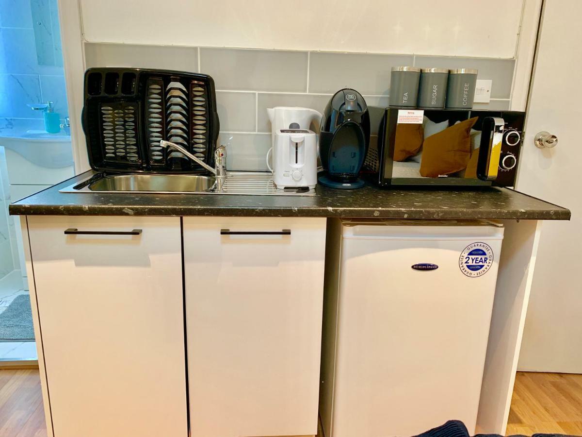 London Studio Apartments, Private Bathrooms And Parking إيلفورد المظهر الخارجي الصورة